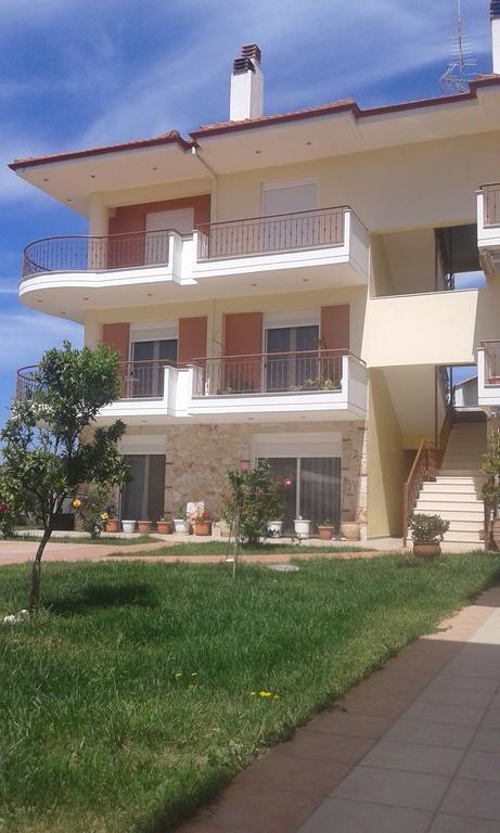 Theano Apartments Nea Plagia Exterior photo